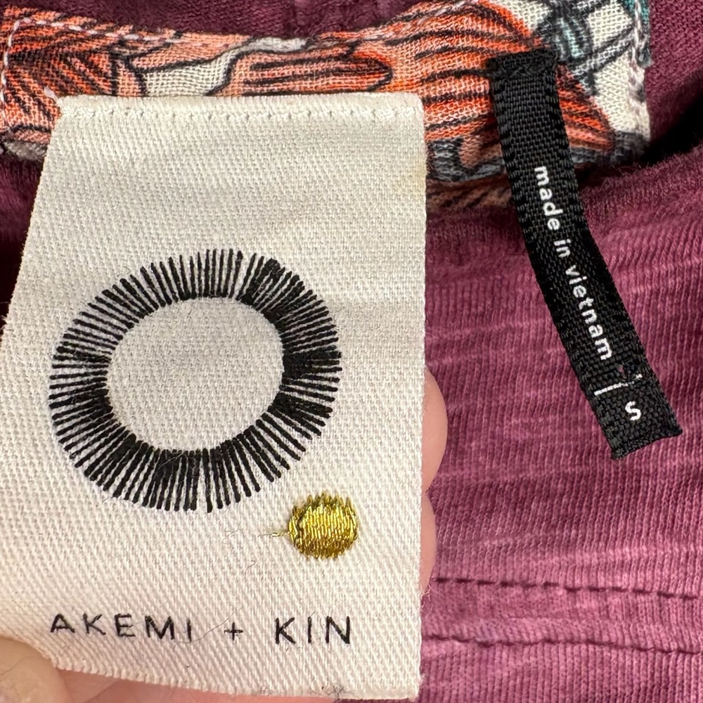 Akemi & Kin - Maroon Flowy Blouse - Picture 2 of 6